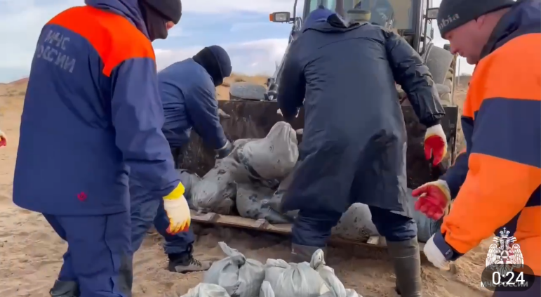 Очистка берега от мазута МЧС