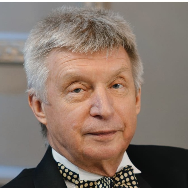 Александр Головизнин