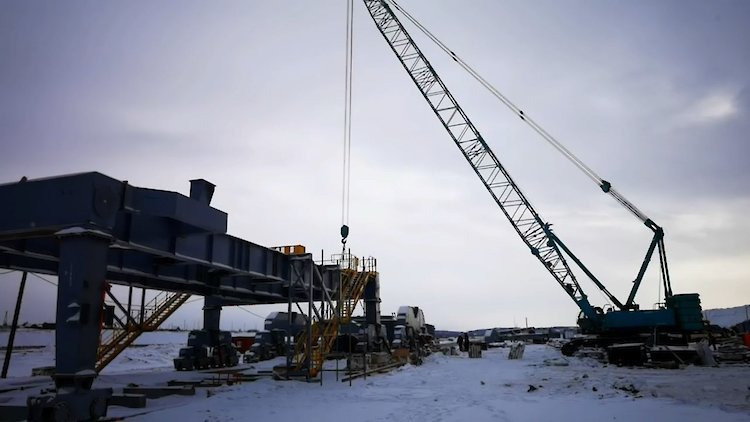 Готовность механической части первого стакера для доставки угля в порт Шахтерск (Сахалин) достигла 80%. Фото с сайта ВГК