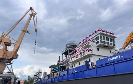 ЗАО «Нефтефлот» (Самара) спустило на воду земснаряд проекта Ц480М2рД/НФ. Фото пресс-службы ЗАО «Нефтефлот»