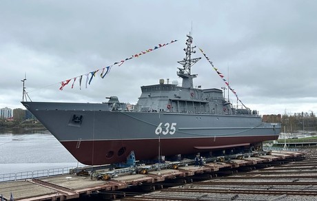 На Средне-Невском судостроительном заводе спущен на воду 10-й морской тральщик проекта 12700. Фото ИАА «ПортНьюс»