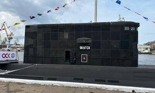 «Адмиралтейские верфи» передали ВМФ дизель-электрическую подводную лодку «Якутск»