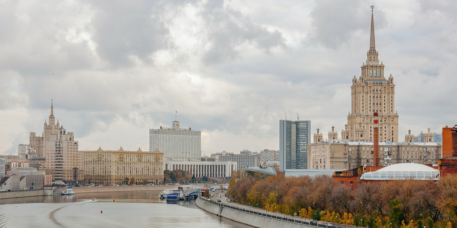 Московский получить. Москва 2025 год фото.