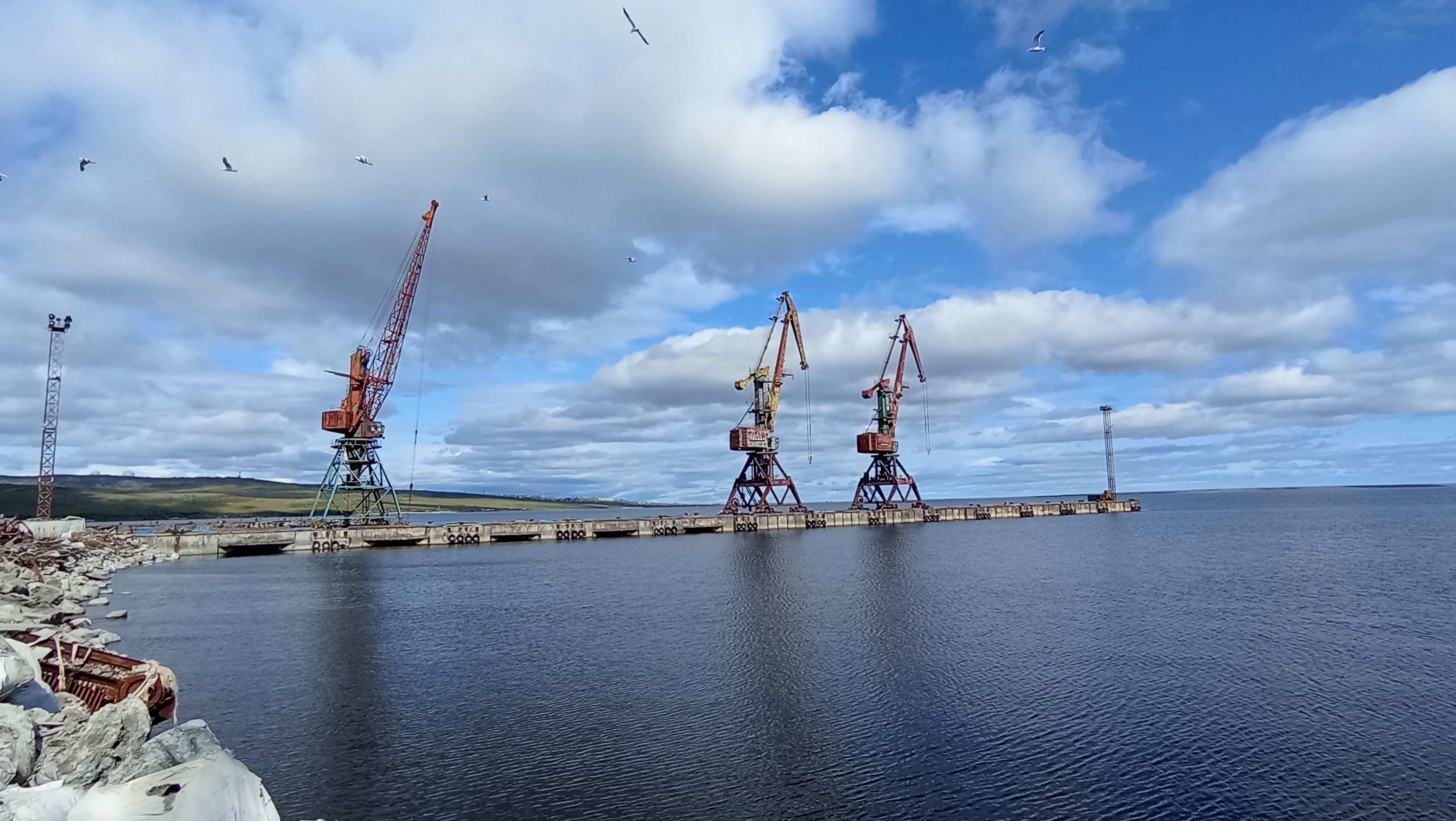 Открыта навигация в морском порту Тикси (Якутия) | 14.07.2023 | ЛенОбласть  - БезФормата