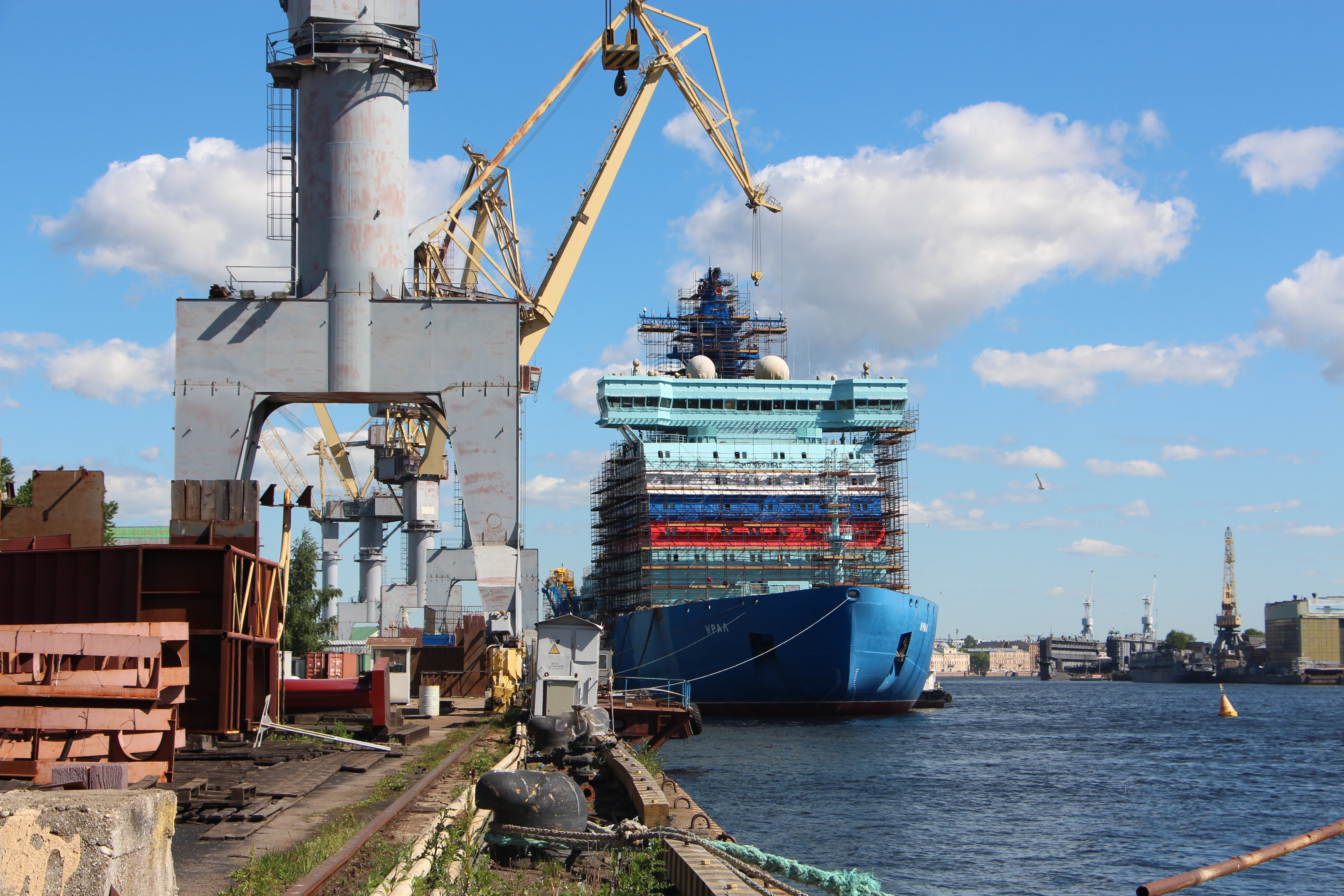 балтийский завод судостроение фото