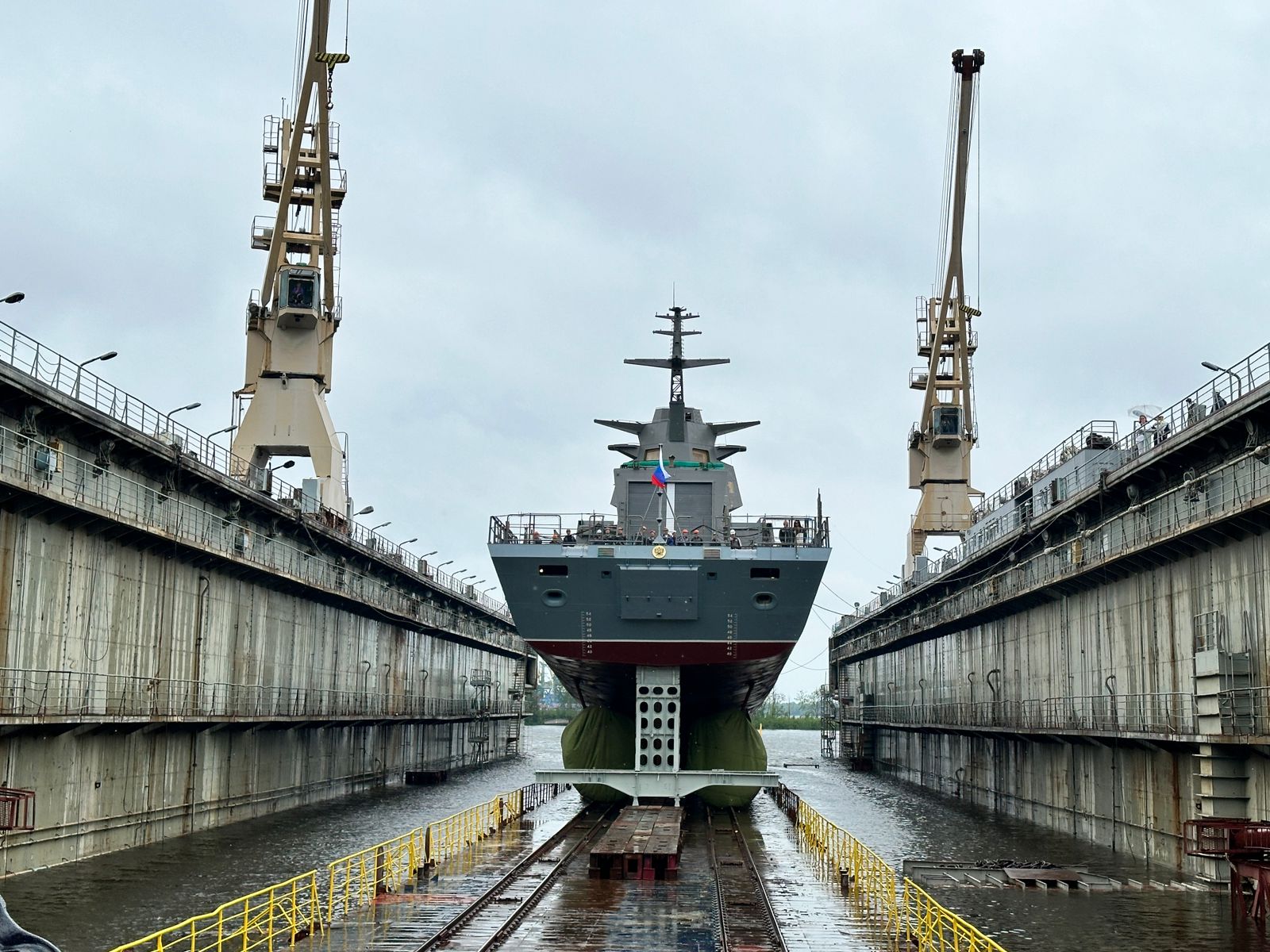 Северная верфь спустила на воду корвет проекта 20385 «Проворный»