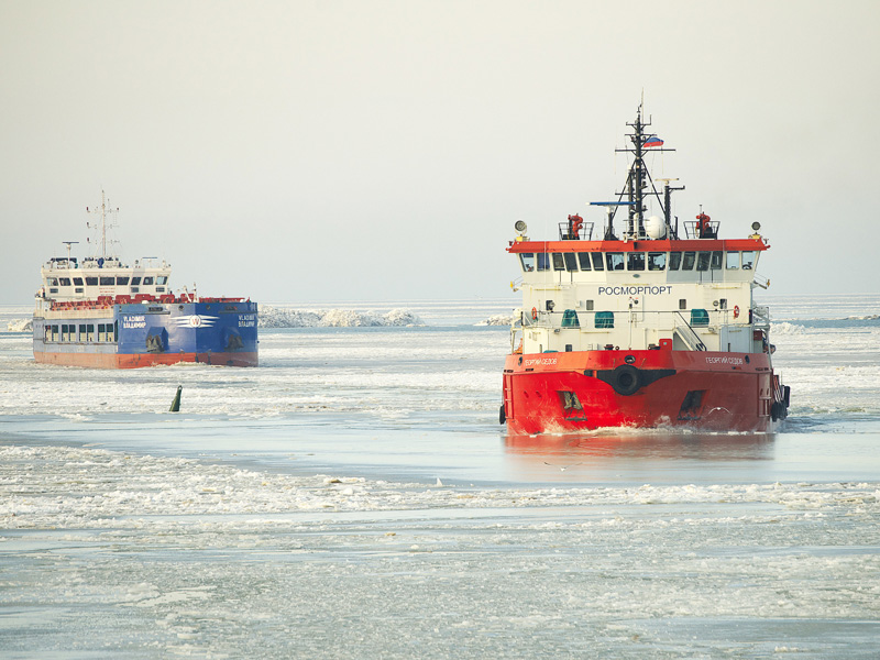 ледокол в Азовском море