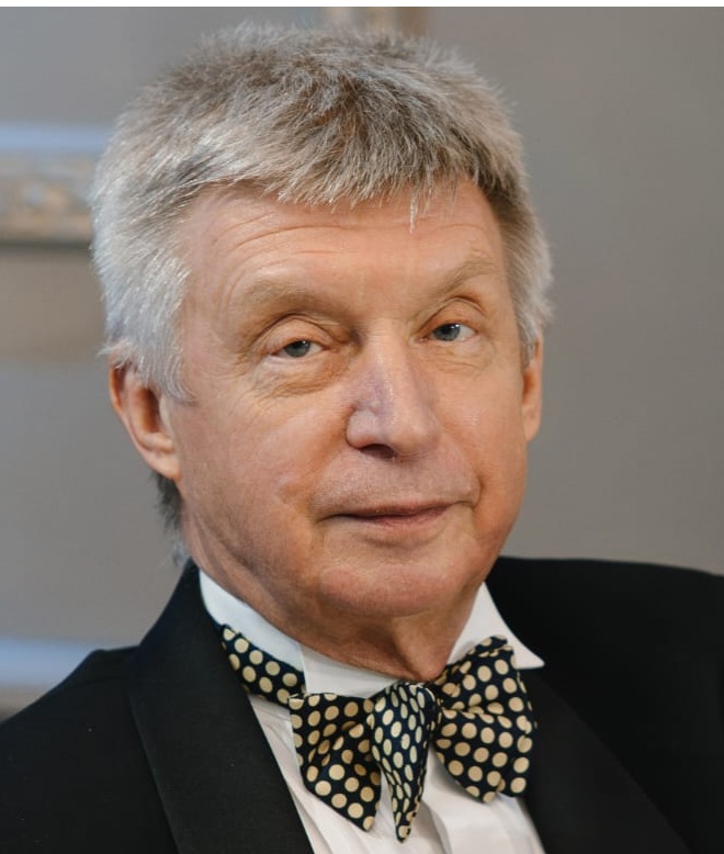 Александр Головизнин