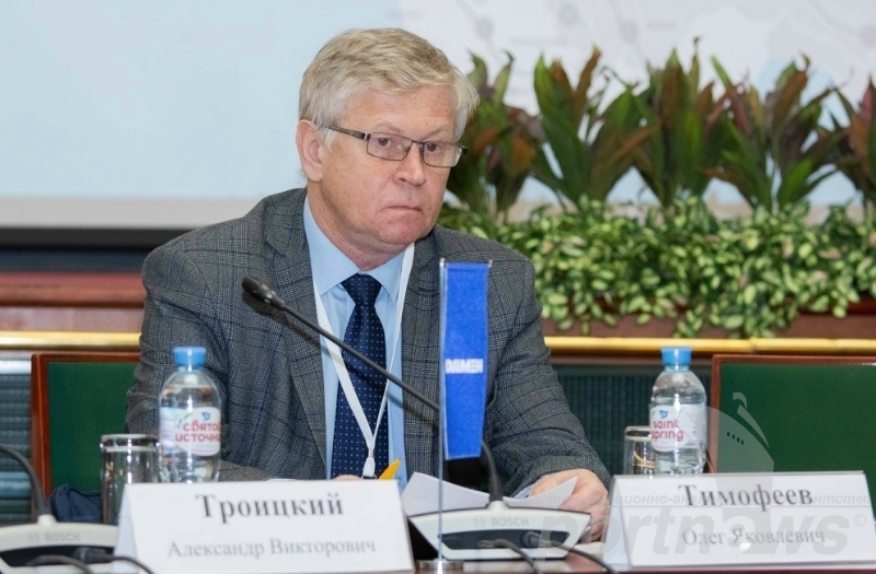 Декан, профессор Санкт-Петрбургского Морского Технического университета	Олег Тимофеев