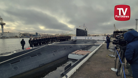 Подняли флаг ВМФ на подлодке «Уфа»